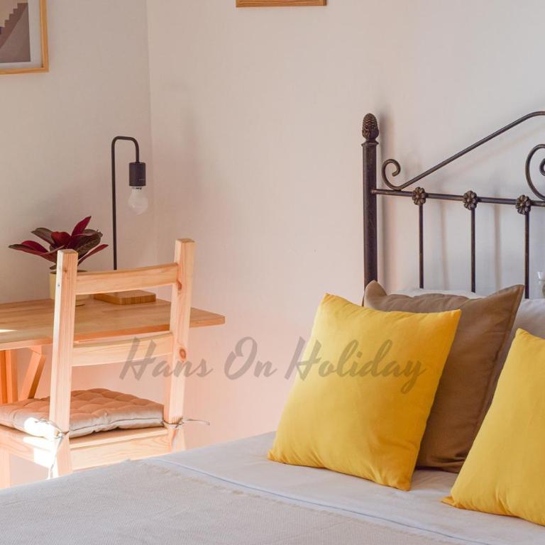 La Fuente APT 4, Frigiliana Amazing 3 bedroom 2 bthroom Family Apartment with views, Padel Court and 2 Pools HansOnHoliday Rentals - Apartamento de 3 dormitorios - 12