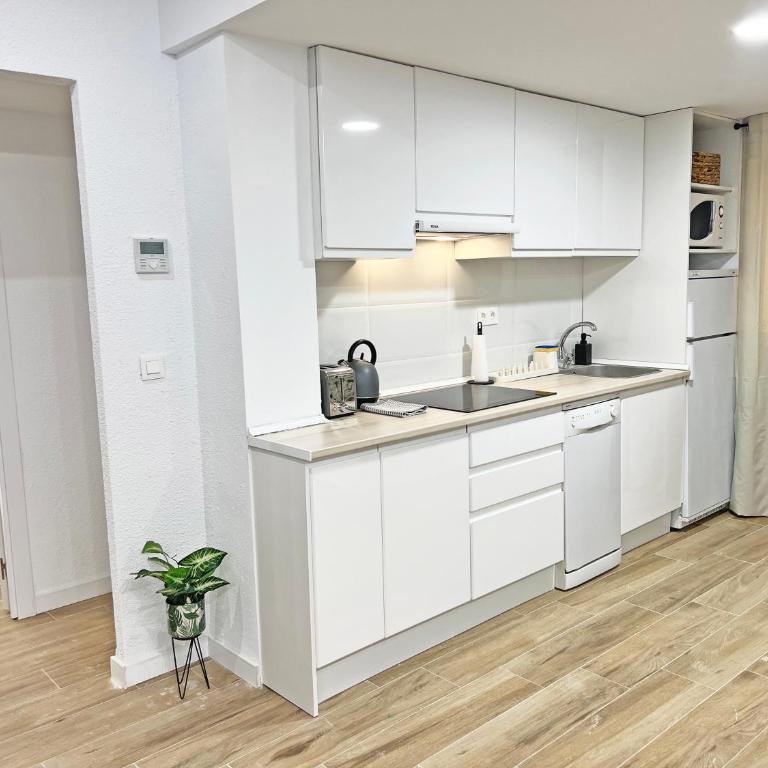 Coqueto con PISCINA, nuevo a 50m del mar, Parking Gratis OBRAS DE CONSERVACION EN FACHADA DE ENERO A 31 MAYO 2026 - Apartamento de 2 dormitorios - 36