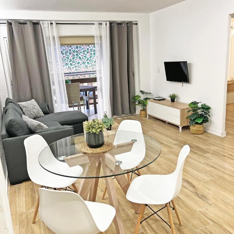 Coqueto con PISCINA, nuevo a 50m del mar, Parking Gratis OBRAS DE CONSERVACION EN FACHADA DE ENERO A 31 MAYO 2026 - Apartamento de 2 dormitorios - 4
