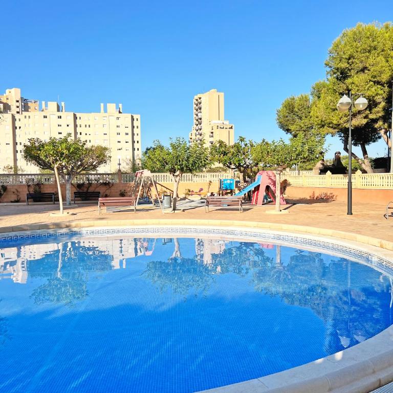 Coqueto con PISCINA, nuevo a 50m del mar, Parking Gratis OBRAS DE CONSERVACION EN FACHADA DE ENERO A 31 MAYO 2026 - Apartamento de 2 dormitorios - 43