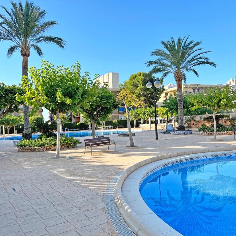 Coqueto con PISCINA, nuevo a 50m del mar, Parking Gratis OBRAS DE CONSERVACION EN FACHADA DE ENERO A 31 MAYO 2026 - Apartamento de 2 dormitorios - 45