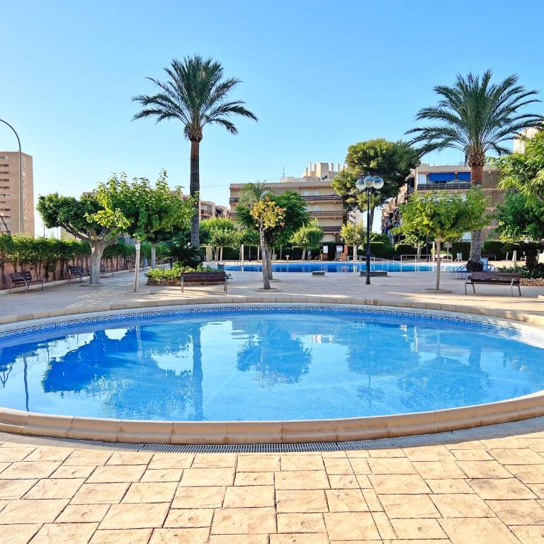 Coqueto con PISCINA, nuevo a 50m del mar, Parking Gratis OBRAS DE CONSERVACION EN FACHADA DE ENERO A 31 MAYO 2026 - Apartamento de 2 dormitorios - 47