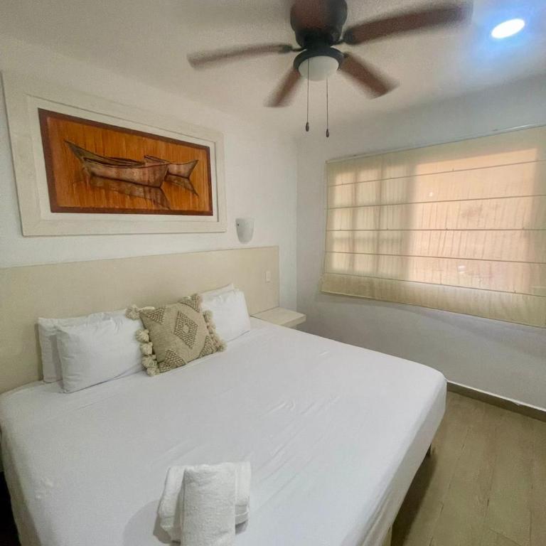 Suites Lorens - One-Bedroom Apartment with Lake View - 7