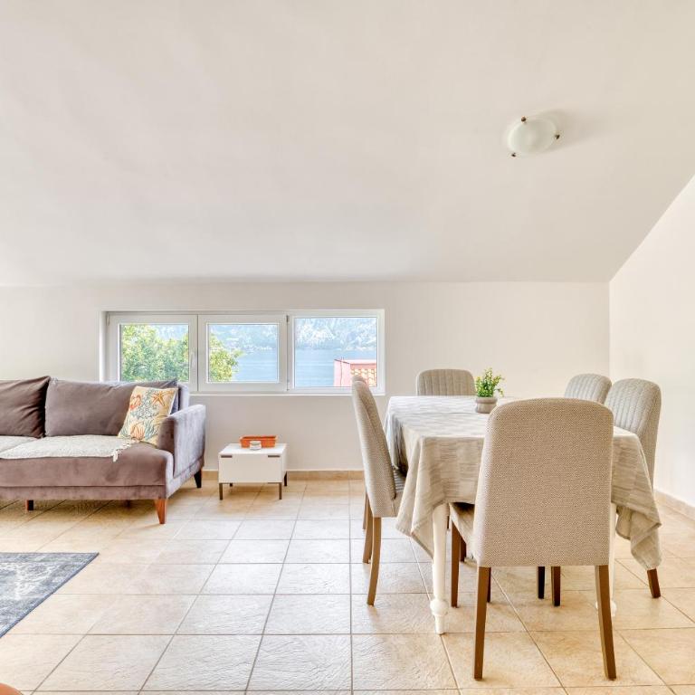 Two-bedroom apartment with sea view - Apartman sa 2 Spavaće Sobe - 7