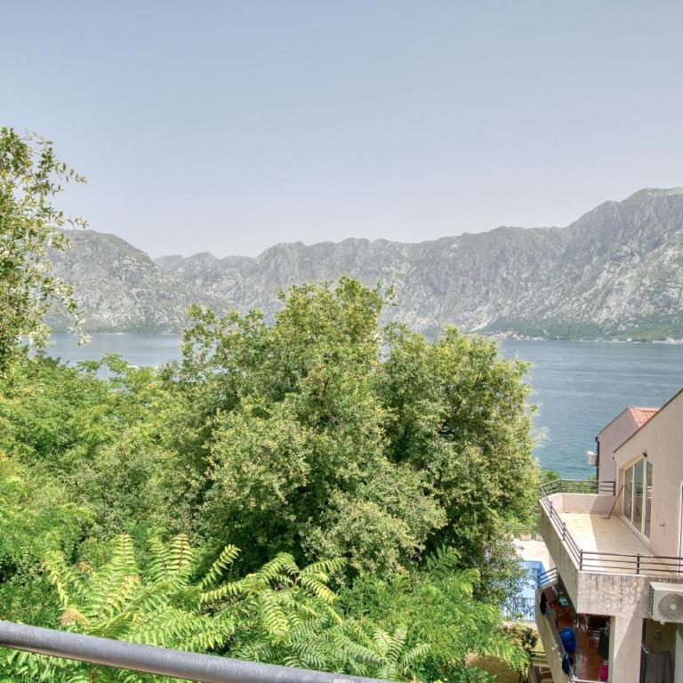 Two-bedroom apartment with sea view - Apartman sa 2 Spavaće Sobe - 33