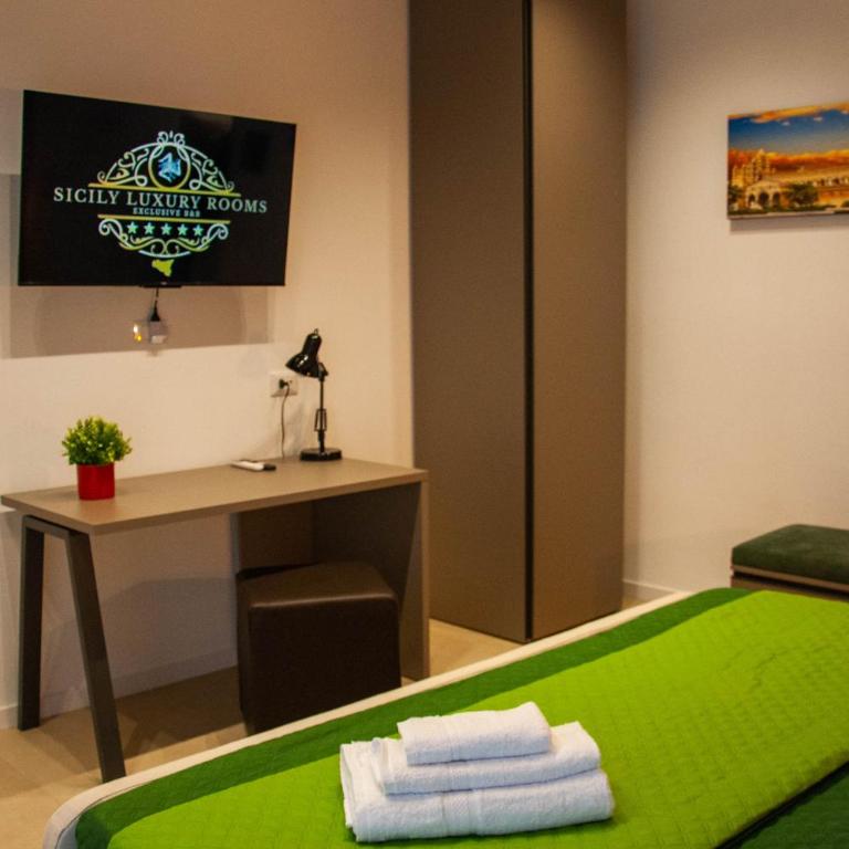 Sicily Art Boutique - Deluxe Double Room with Balcony - 16