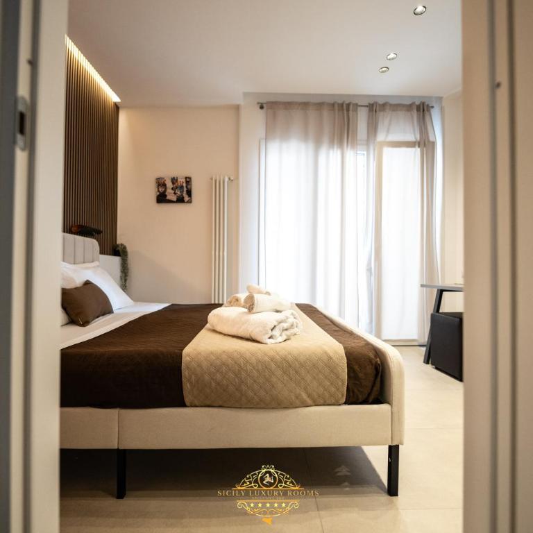 Sicily Art Boutique - Deluxe Double Room with Balcony - 21