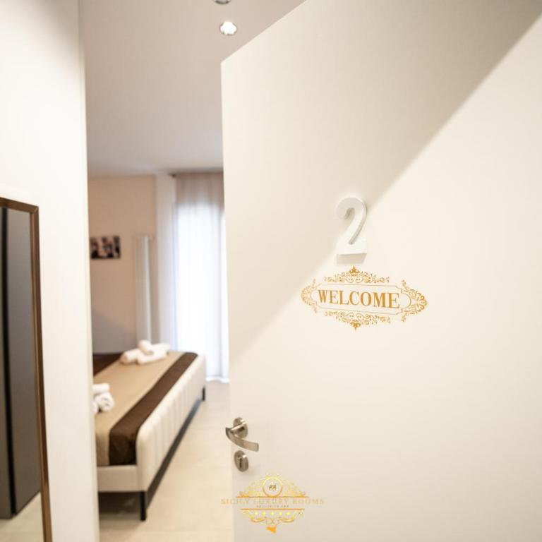 Sicily Art Boutique - Deluxe Double Room with Balcony - 36