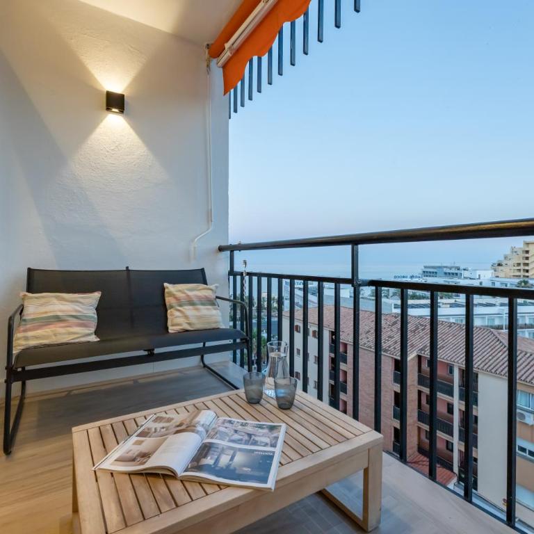 Apartamento con vistas al mar cerca del puerto - Two-Bedroom Apartment - 46