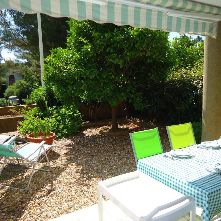 Bel Appartement 2 Pièces Climatisé proche Plages - One-Bedroom Apartment with Garden View - 2