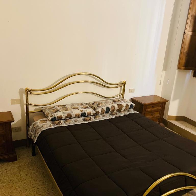 in CENTRO con cortile esterno - One-Bedroom Apartment - 9