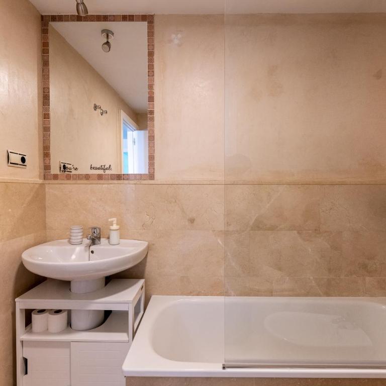 C3 Apartamento Familiar Sevilla - Two-Bedroom Apartment - 22