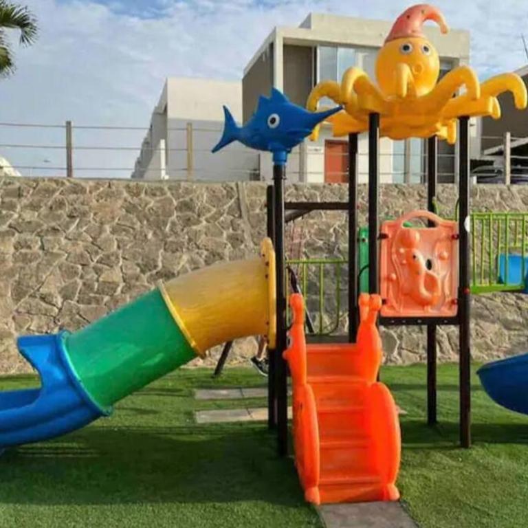 Casa familiar cerca a la playa - Three-Bedroom House - 7