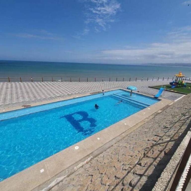 Casa familiar cerca a la playa - Three-Bedroom House - 10