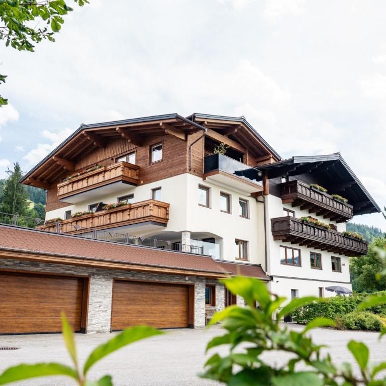 Hornergut - Two-Bedroom Apartment with Terrace - 1