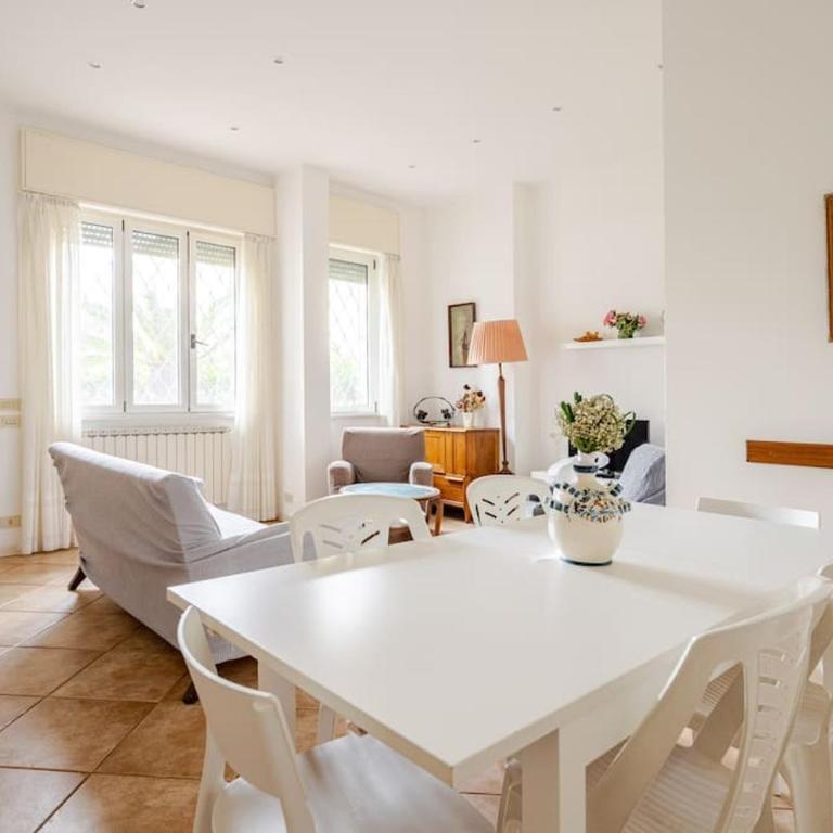 Spaziosa casa con giardino e dependance - Four-Bedroom House - 5