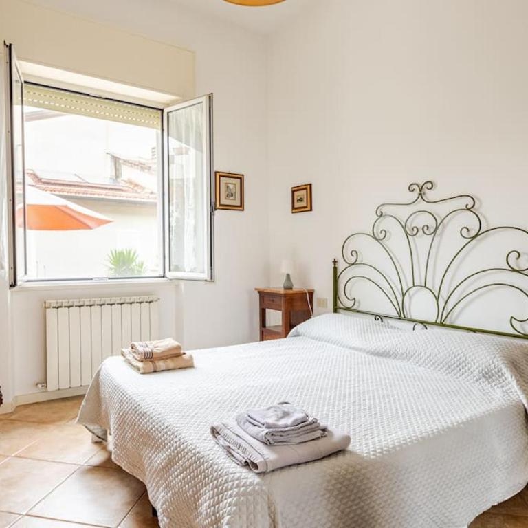 Spaziosa casa con giardino e dependance - Four-Bedroom House - 12