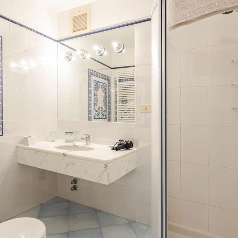 Spaziosa casa con giardino e dependance - Four-Bedroom House - 20