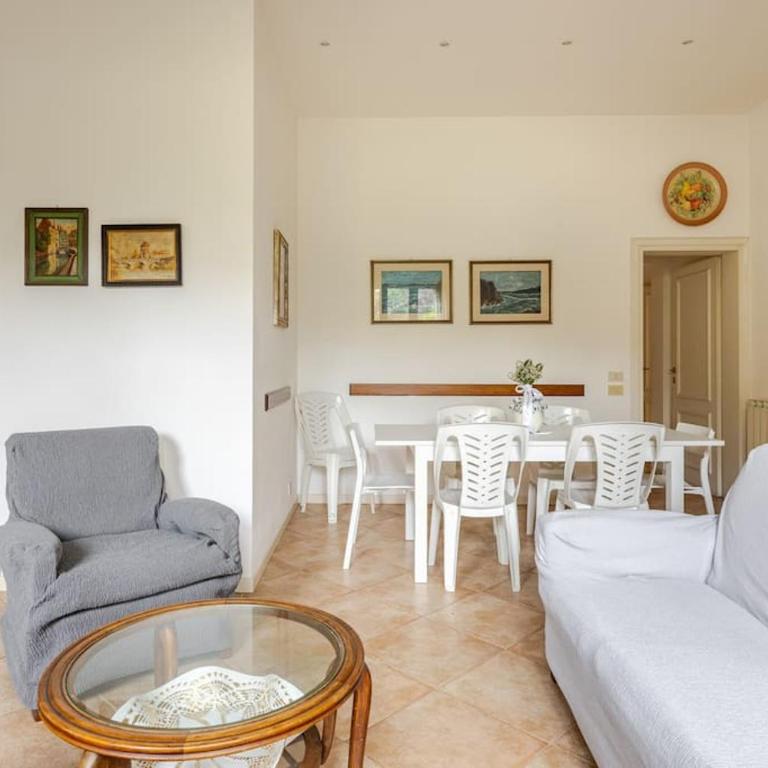 Spaziosa casa con giardino e dependance - Four-Bedroom House - 4