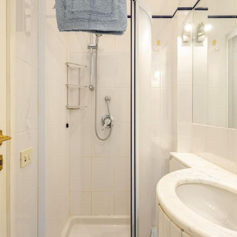 Spaziosa casa con giardino e dependance - Four-Bedroom House - 15