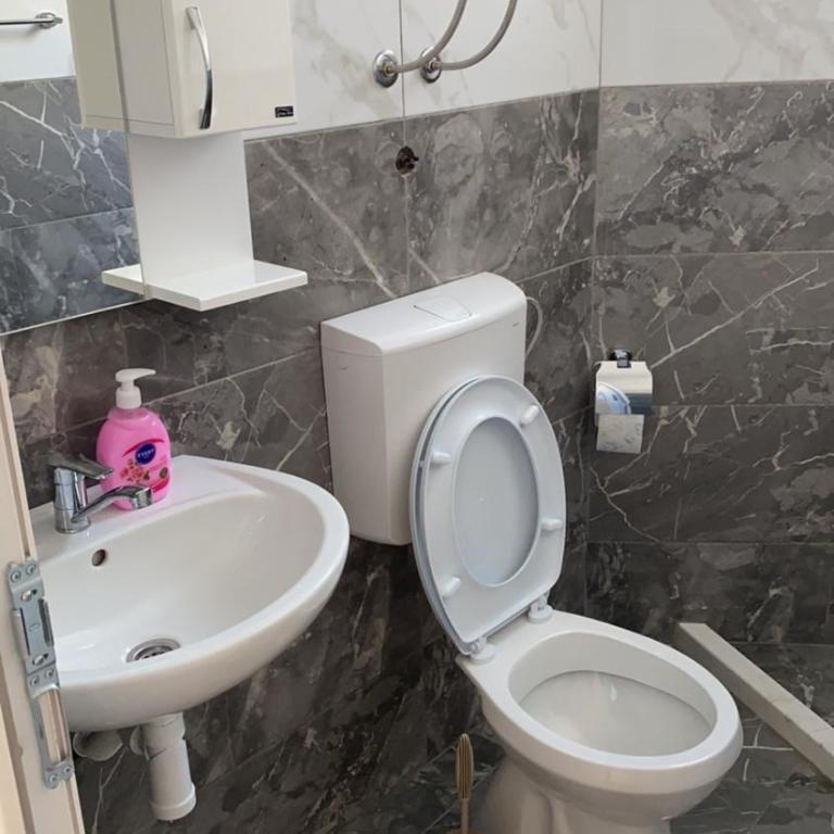 Kaludjerovic - One-Bedroom Apartment - 4
