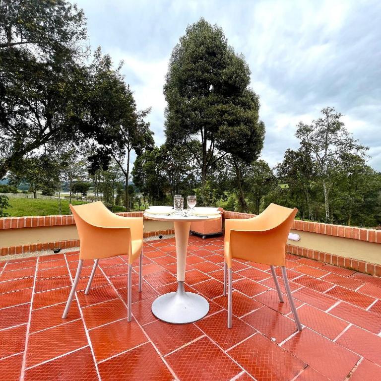Lujosa Cabaña Represa del Sisga TV Wifi Cocina BBQ - Bungalow - 9