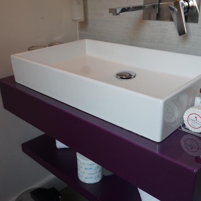 Trevi Palace Luxury Inn - Suite - 8