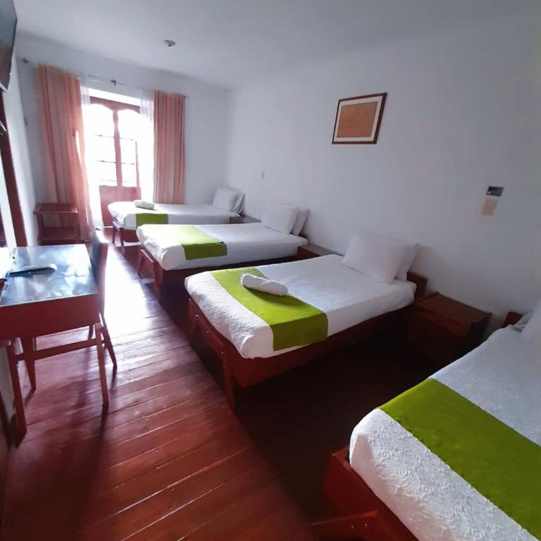 Hotel El Cid Plaza Premium - Habitación Familiar con balcón - 4