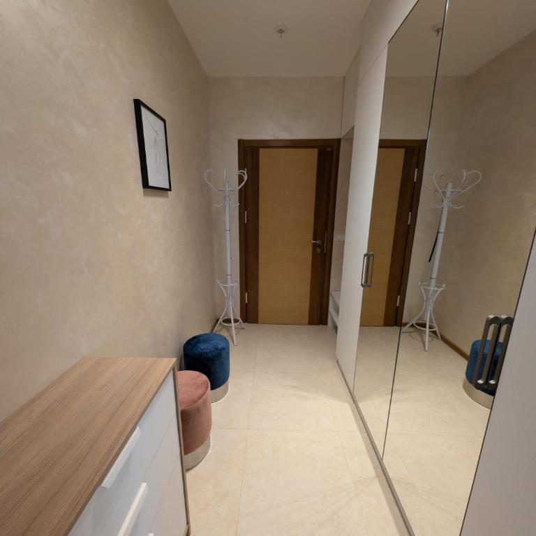 Lux Apartments Harmonia - Three-Bedroom Deluxe Apartment - 9