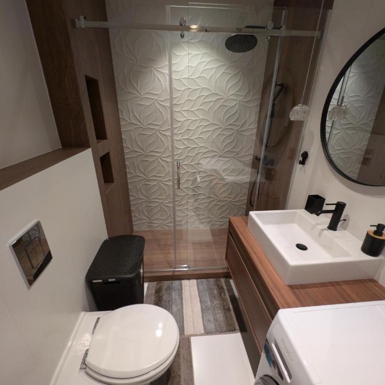 Lux Apartments Harmonia - Three-Bedroom Deluxe Apartment - 29