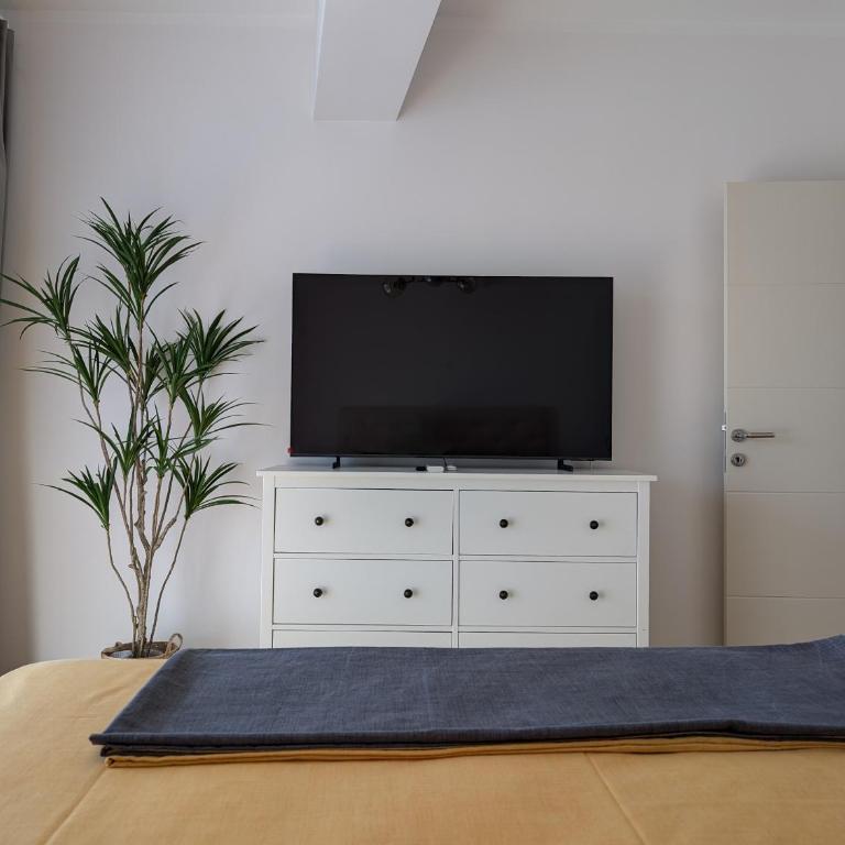 Lux Apartments Harmonia - Apartment with Sea View - 3