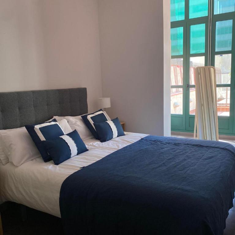Casa Luxe Suites Barcelona - Two-Bedroom Apartment with Terrace - 2