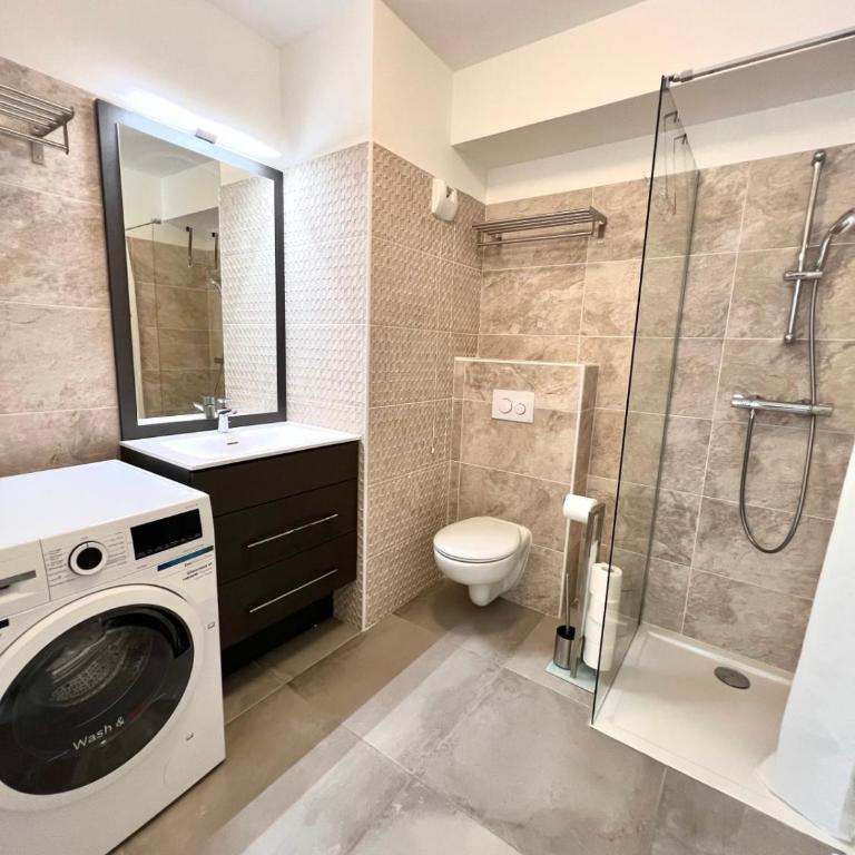 OLD ANTIBES - 4 persons - Private parking - Apartment - 8