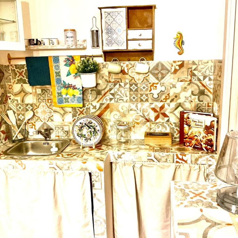 Mizzicahome SoleMare Catania - Quadruple Room with Private Bathroom - 6