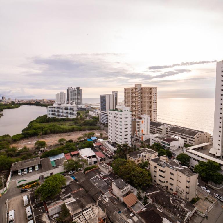 Amazing Luxury Duplex in Penthouse-Style with private Jacuzzi by evintra stays - Three-Bedroom Apartment - 16