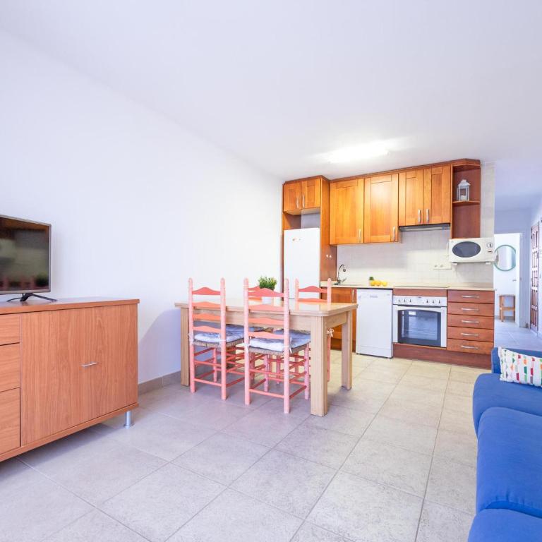 Apartamento Familiar con Climatización y Aparcamiento Cerca de la Playa - ES-325-20 - Apartment - 8