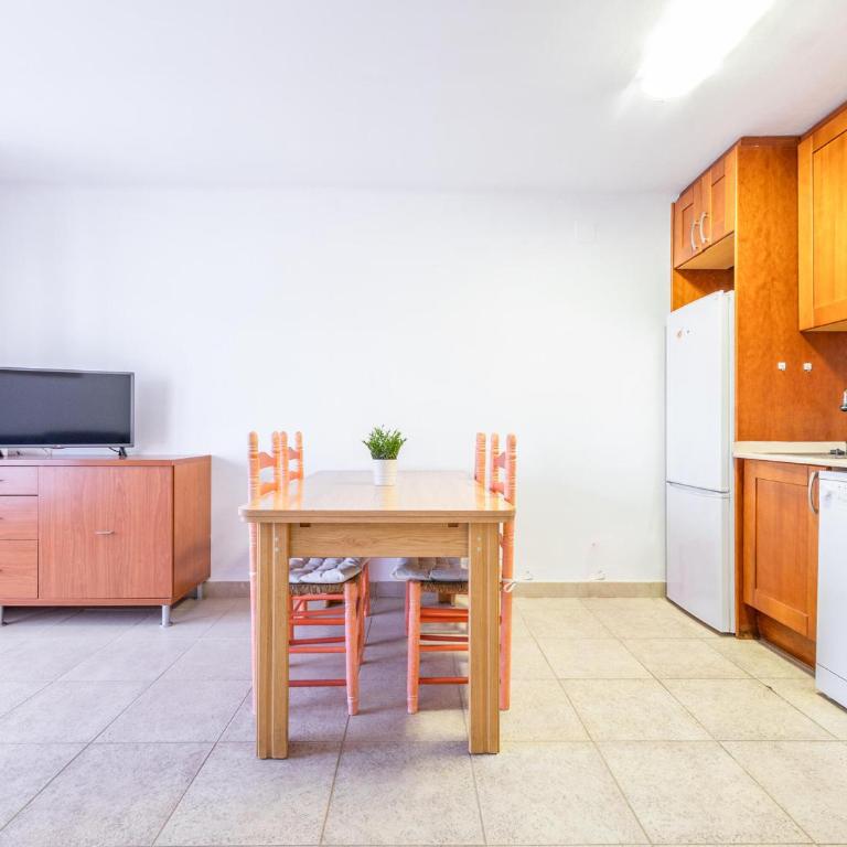 Apartamento Familiar con Climatización y Aparcamiento Cerca de la Playa - ES-325-20 - Apartment - 11