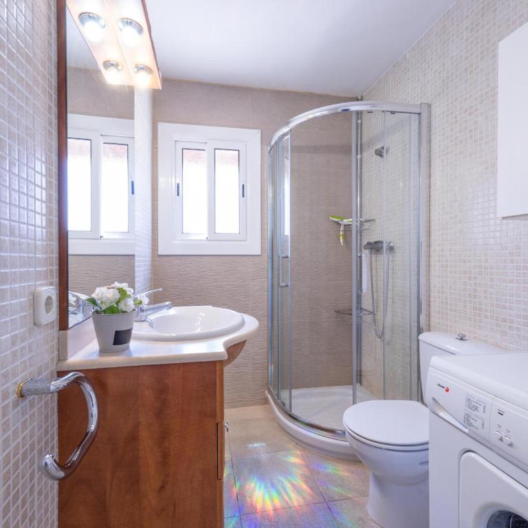 Apartamento Familiar con Climatización y Aparcamiento Cerca de la Playa - ES-325-20 - Apartment - 26