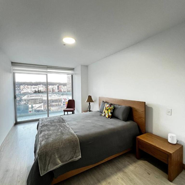 Depa de 3 dormitorios con piscina, jacuzzi y parking gratis - Three-Bedroom Apartment with Balcony - 4