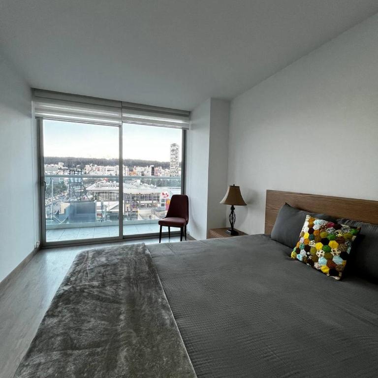 Depa de 3 dormitorios con piscina, jacuzzi y parking gratis - Three-Bedroom Apartment with Balcony - 17