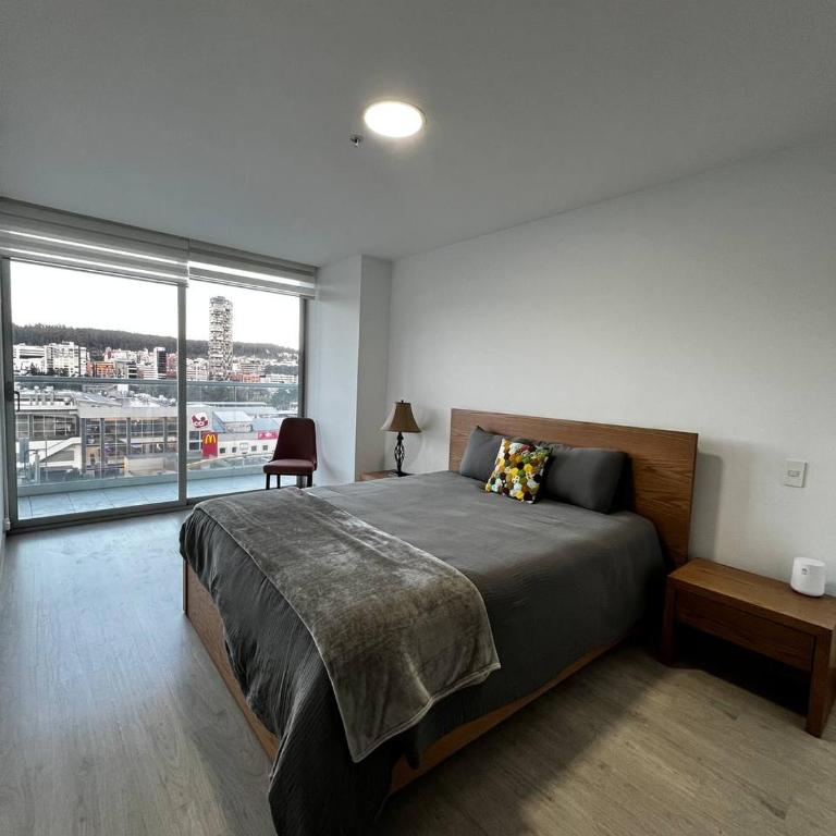 Depa de 3 dormitorios con piscina, jacuzzi y parking gratis - Three-Bedroom Apartment with Balcony - 18
