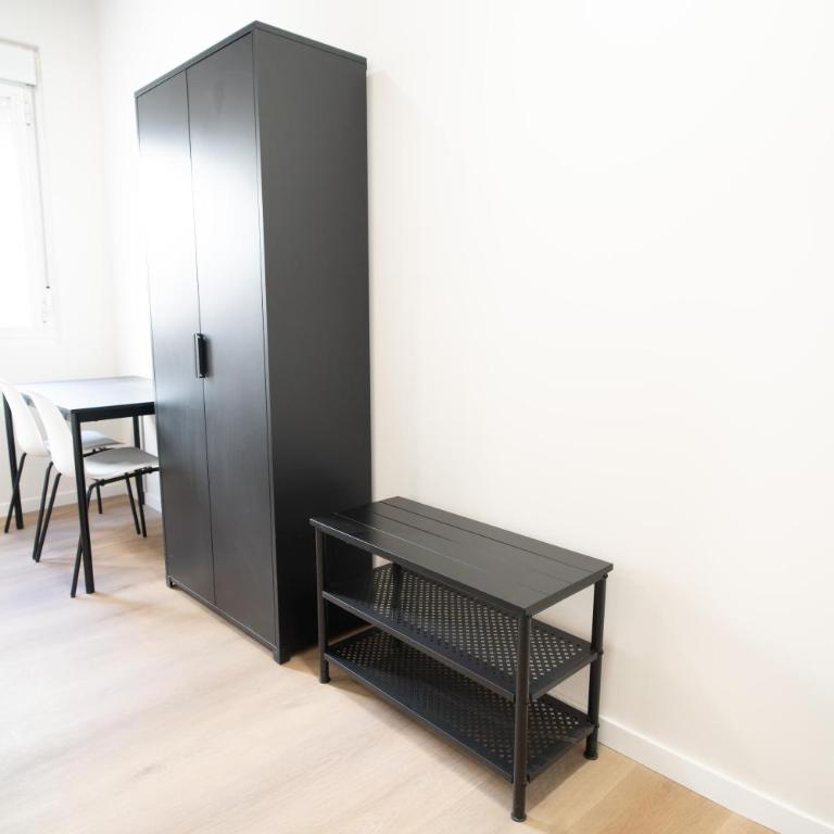 Adventure Hostel Madrid - Double Room with Private Bathroom - 6