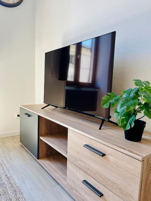Le République 2, Gare, Centre-Ville - One-Bedroom Apartment - 11