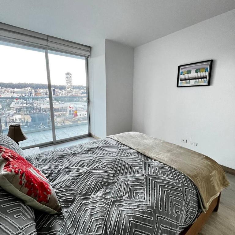 Depa de 3 dormitorios con piscina, jacuzzi y parking gratis - Three-Bedroom Apartment with Balcony - 11