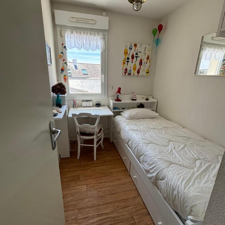 Appartement centre ville avec parking proche grande plage - Apartment - 10