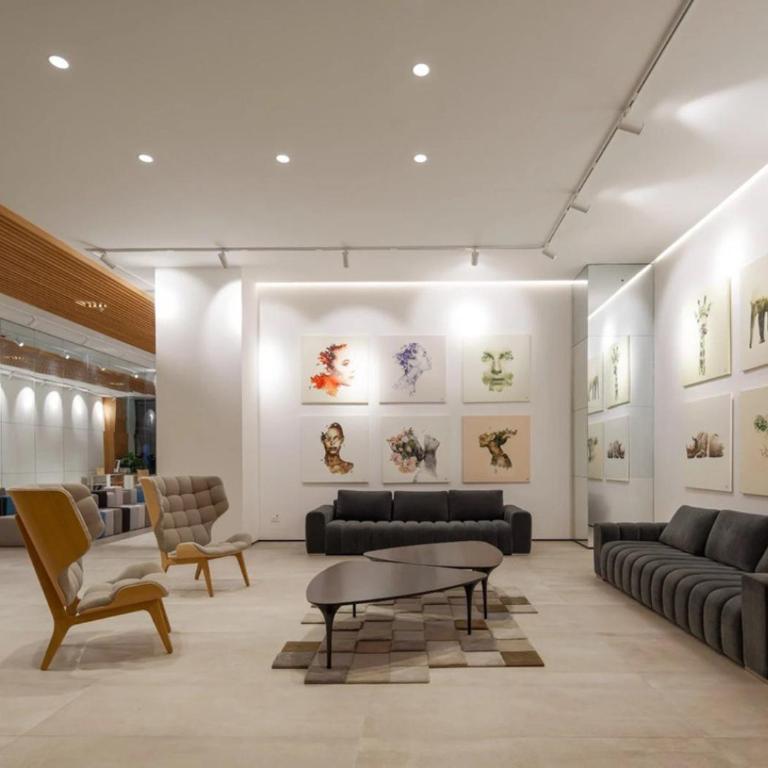 Depa de 3 dormitorios con piscina, jacuzzi y parking gratis - Three-Bedroom Apartment with Balcony - 33