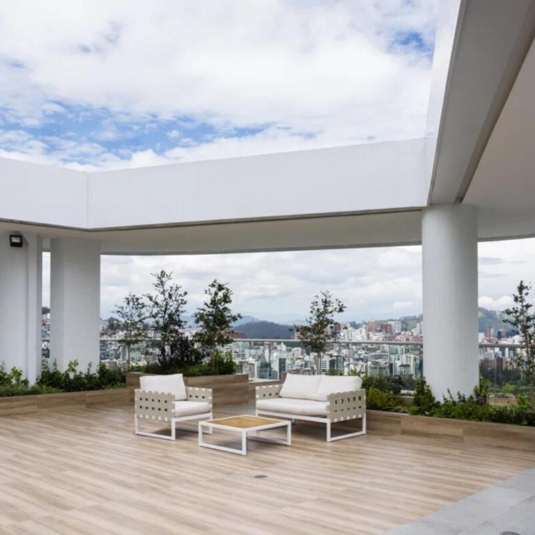 Depa de 3 dormitorios con piscina, jacuzzi y parking gratis - Three-Bedroom Apartment with Balcony - 59