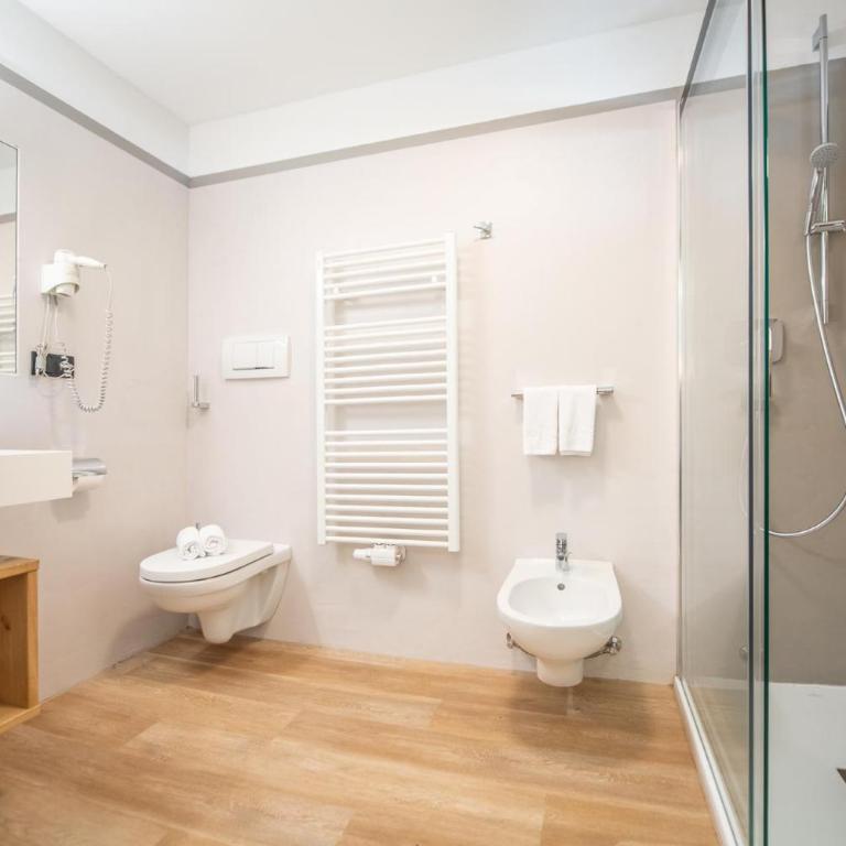 Hotel Condor - Camera Premium Matrimoniale/Doppia con Letti Singoli - 8
