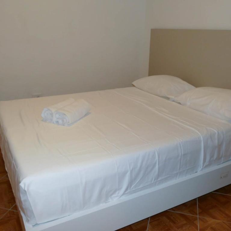 Buzuku House - Premium Quadruple Room - 4