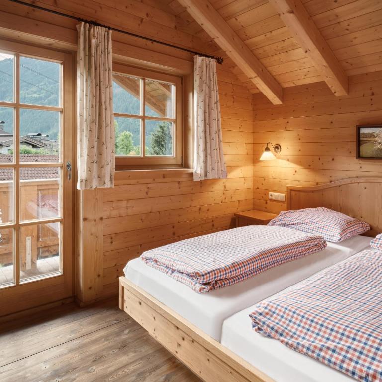 Chalets Huber - Standard Chalet mit 3 Schlafzimmern - 4